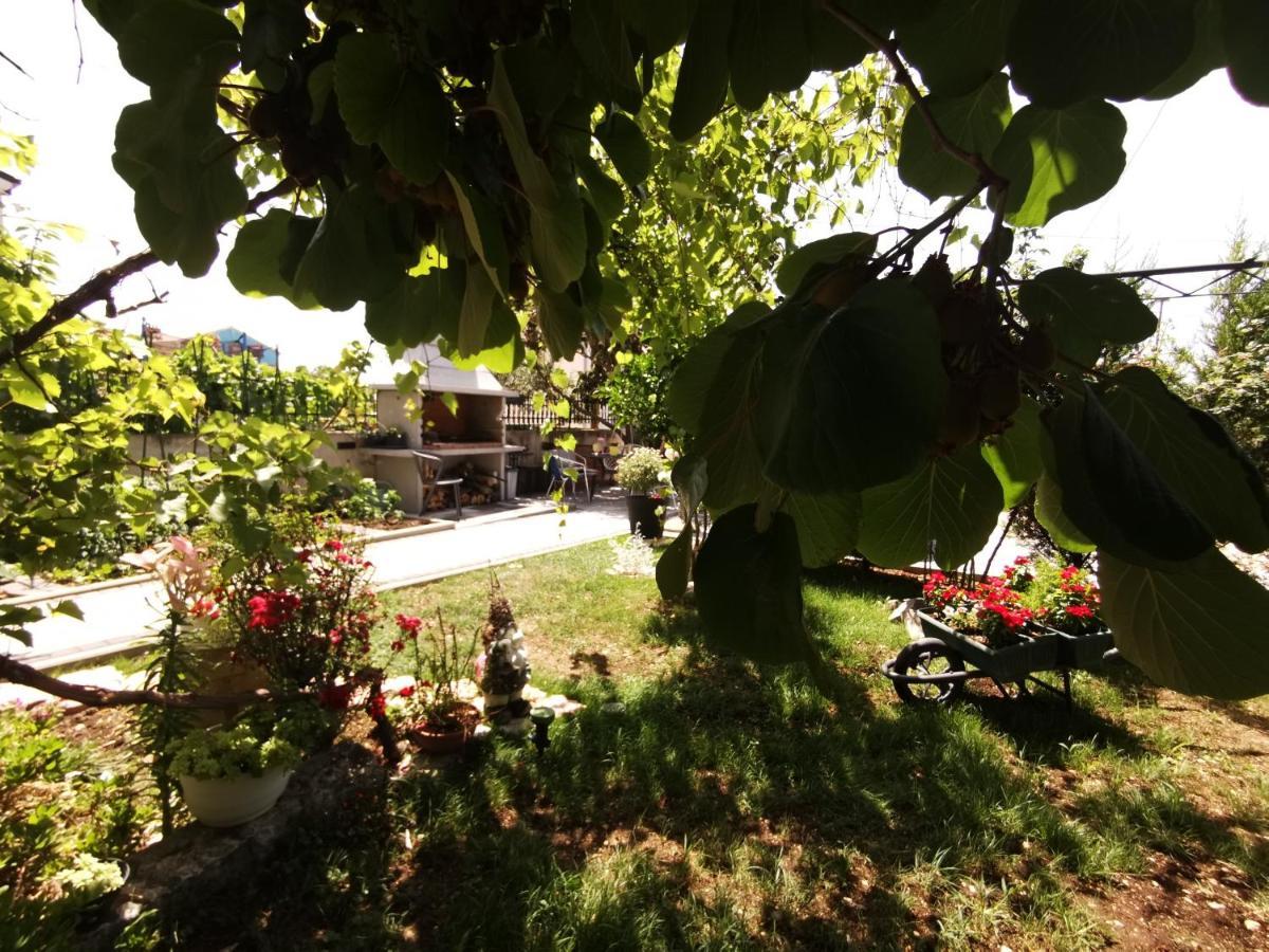 Apartment D & N Kastela Bagian luar foto