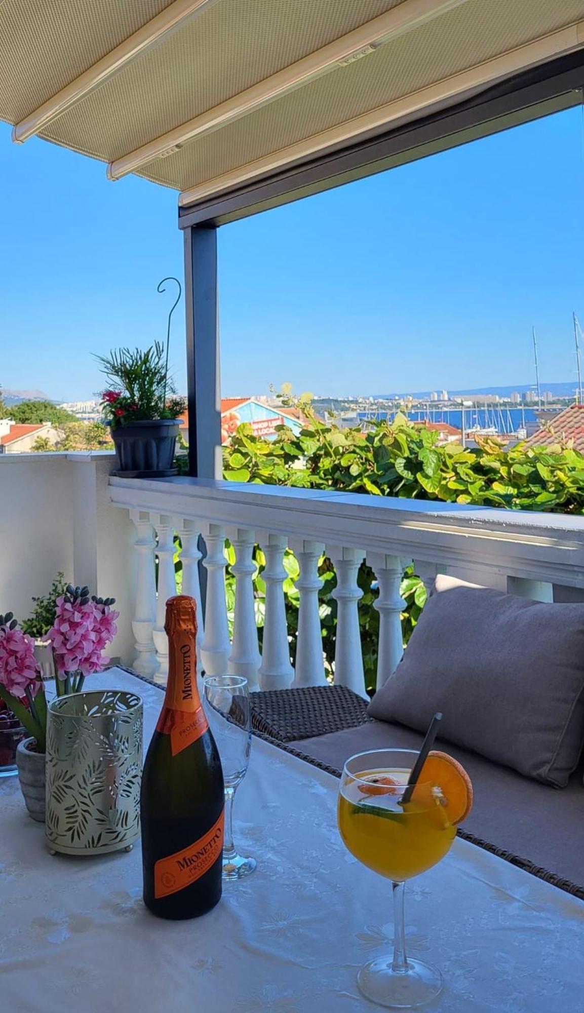 Apartment D & N Kastela Bagian luar foto