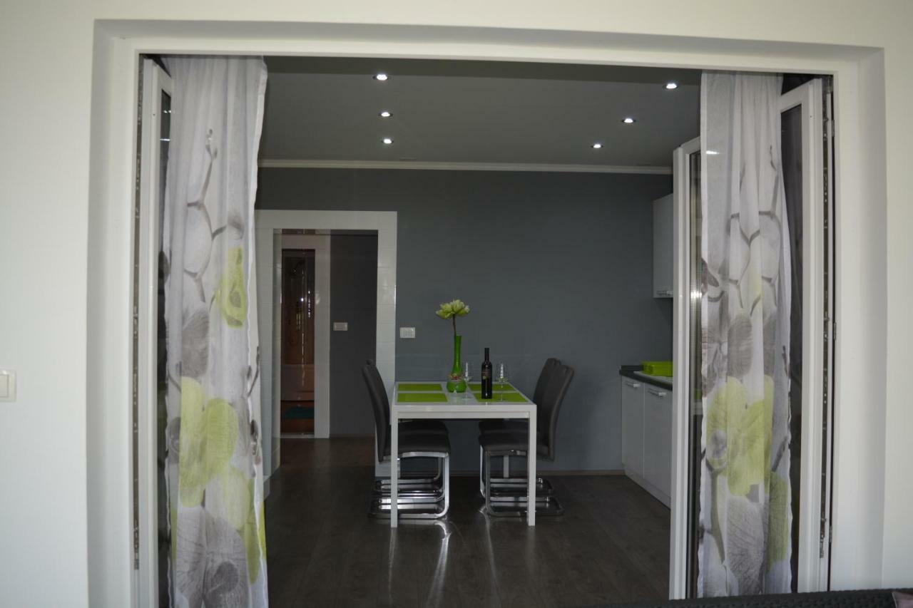 Apartment D & N Kastela Bagian luar foto